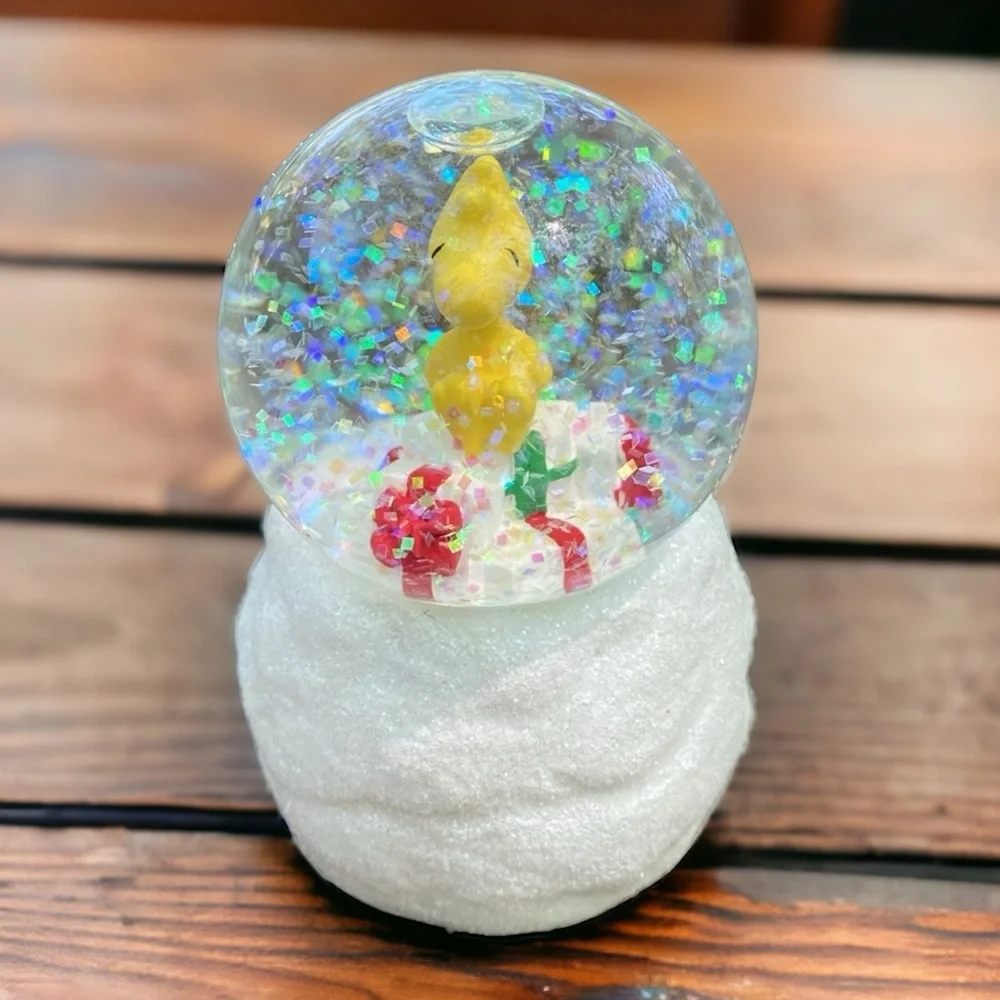 Peanuts Woodstock LED mini SnowGlobe Glitter Globe - Picture 5 of 9